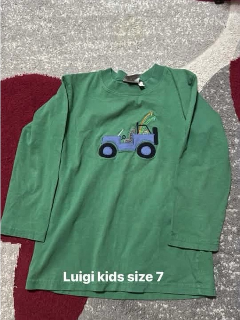 Luigi Kids Green Long-Sleeve Tee with Vehicle Appliqué VGUc